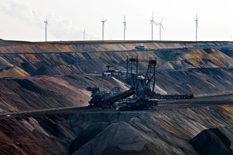 Lignite opencast mine with stacker