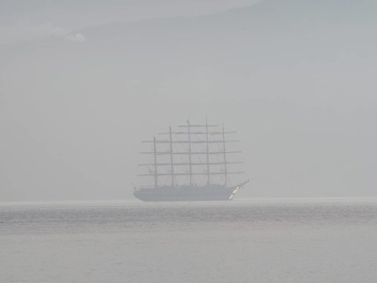 Sailing ship