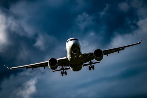 Passenger aircraft Swiss Bombardier CS100 landing approach