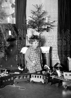 Kind Christmas model railway