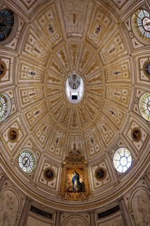 Dome in the chapter house with the picture The Immaculate Conception