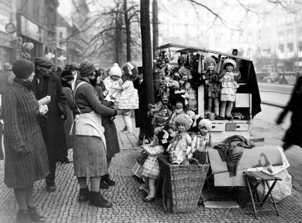 Dolls street sale ca. 1930