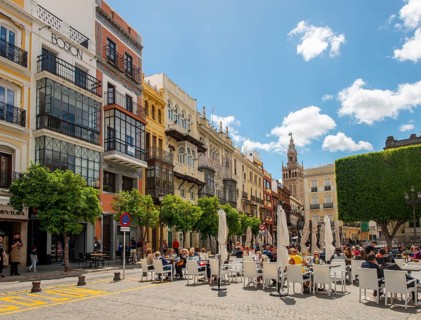 Restaurants and colorful houses at Plaza de San Francisco