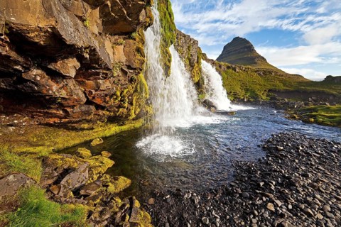 Kirkjufellsfoss Waterfall and Mount Kirkjufell