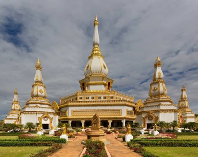 Gilded 101m high Phra Maha Chedi Chai Mongkhon Pagoda