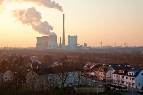 Housing estate with the Gersteinwerk power plant