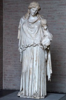 Statue of the peace goddess Eirene