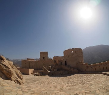 Fortress Nakhl with round tower and battlements