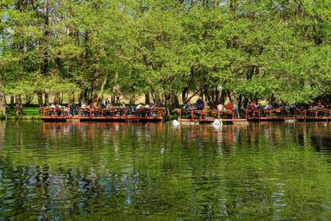 Lakefront Restaurant