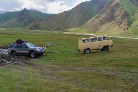 Pulling out a bogged down car