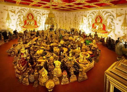 Offerings at the Chedi Wat Phra That Phanom