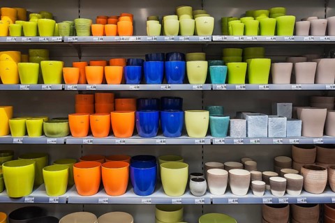 Shelf with planters