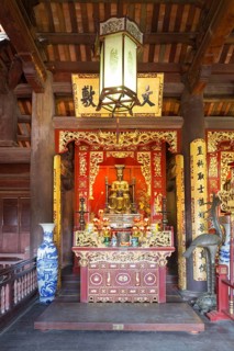 Shrine dedicated to an emperor of the Ly dinasty