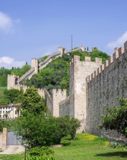 Long city wall with fortified towers