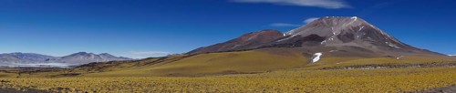 Volcano Incahuasi on the border to Chile