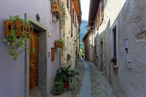 Narrow alley in the Old Town of Cannobio