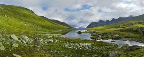 Scheidsee lakes in front of summit Patteriol