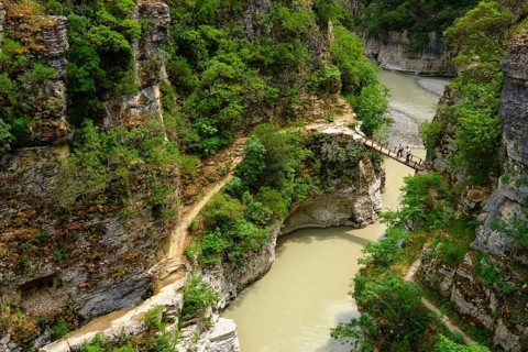 Footbridge over Osum River