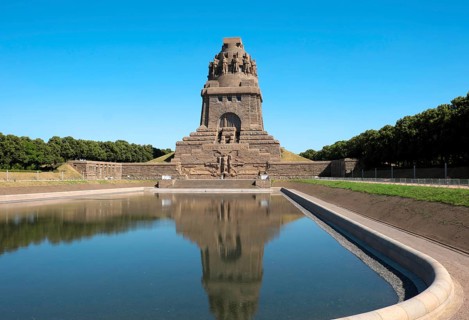 Volkerschlachtdenkmal with the lake of tears around the fallen soldiers