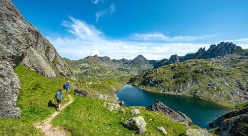 Two hikers at Brettersee
