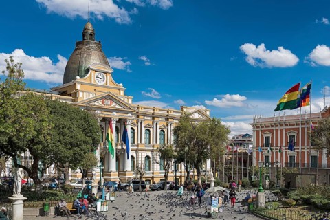 Plaza Murillo with courthouse