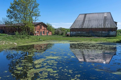 Othenstorf Estate with poultry and pigpen pond