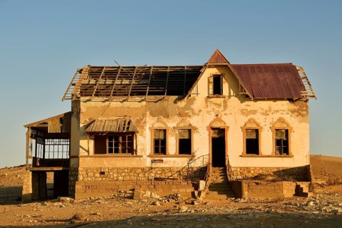 Decaying house of the accountant of the former diamond town Kolmanskop