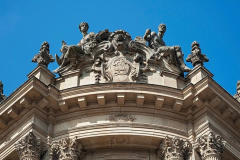 Gable with decorative figures