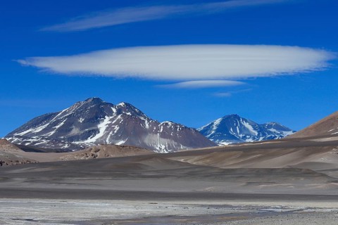 Cloud over the Incahuasi volcano