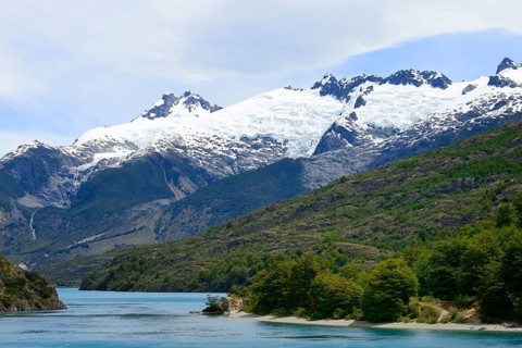 Isthmus between Lago General Carrera and Lago Bertrand