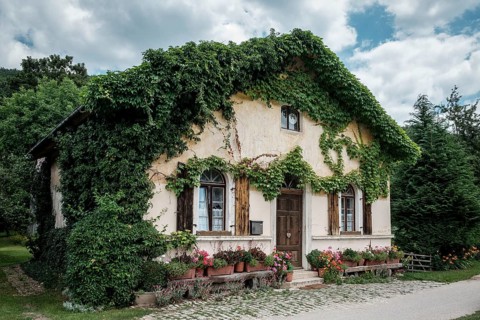 Lock keeper's house