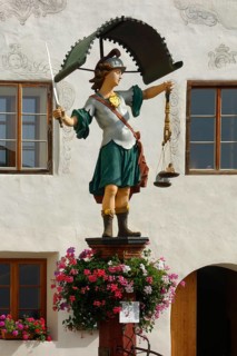 Justitia statue