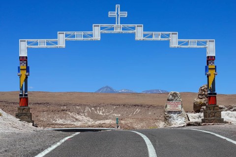 Arch over the main road welcomes visitors