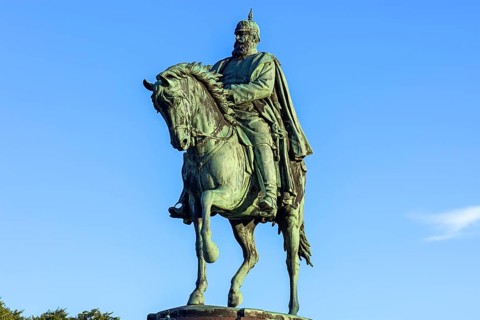 Equestrian monument Friedrich Franz II inaugurated in 1871
