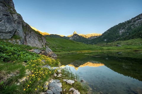 Schottmalhorn reflected in lake Funtensee at sunset