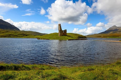 Castle ruins of the MacLeods of Assynt