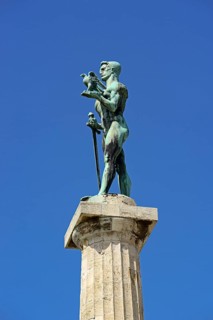 Victor Monument