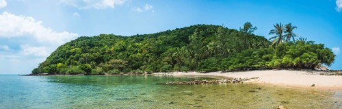 View from Mae Haad Beach to idyllic bay with white sandy beach of the island Ko Ma