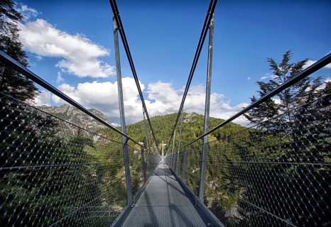 Suspension bridge Highline 179