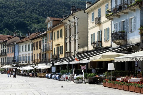 Colourful houses and restaurants on the promenade