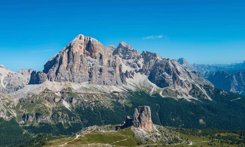Hiking trail to Nuvolau