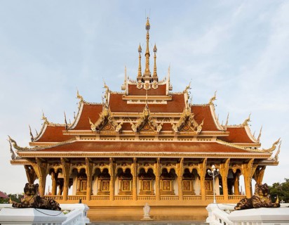 Saint Bot of Wat Pa Saeng Arun