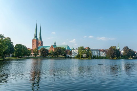 View over the Muhlenteich to the cathedral