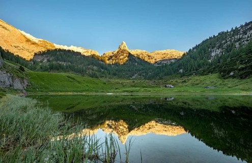 Schottmalhorn reflected in lake Funtensee at sunset