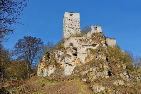 Castle ruin Wellheimer Burg in the nature park Altmuhltal