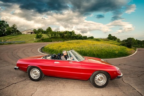 Red Alfa Spider 2000