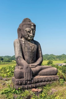 Buddha Statue at Peisi Taung (Pizidaung)