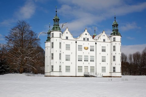 Castle Ahrensburg in the snow