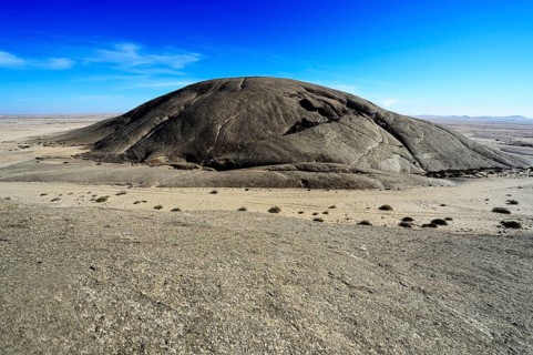 Vogelfederberg mountain (527 m high) near Walvis Bay