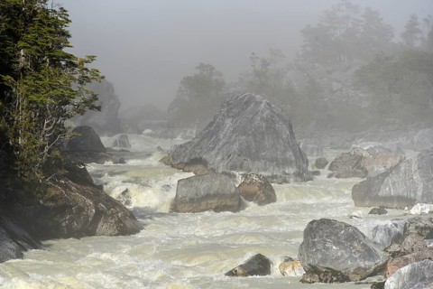 Rio Norte or Rio Exploradores in the fog